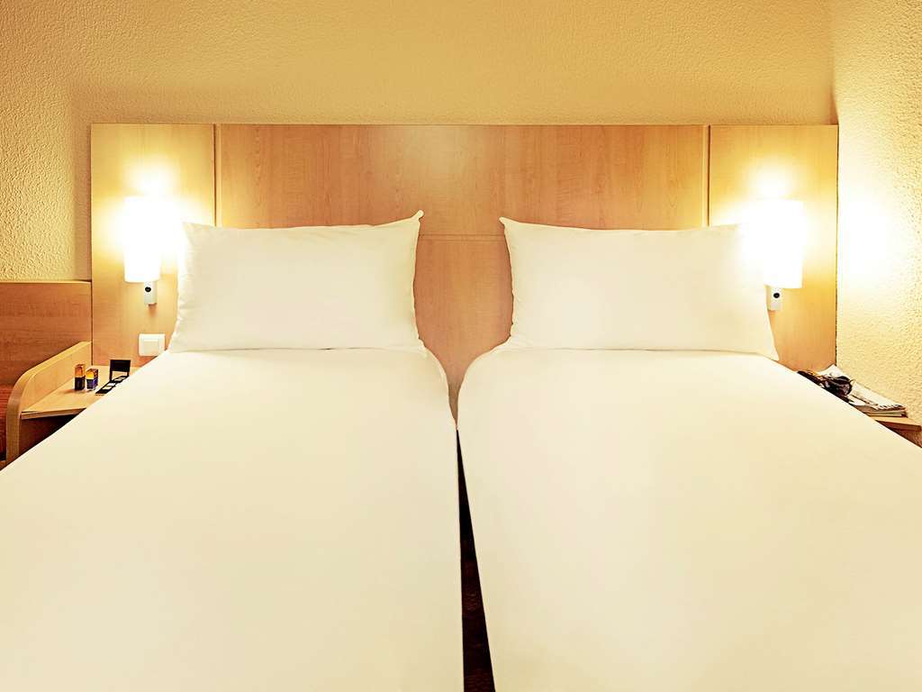 Ibis Birmingham Centre Irving Street Hotel Стая снимка